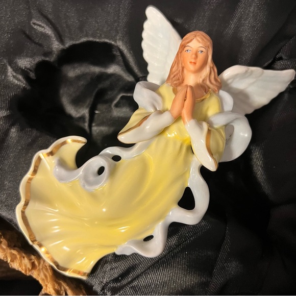 Royal Doulton Nativity Set - Picture 5 of 6